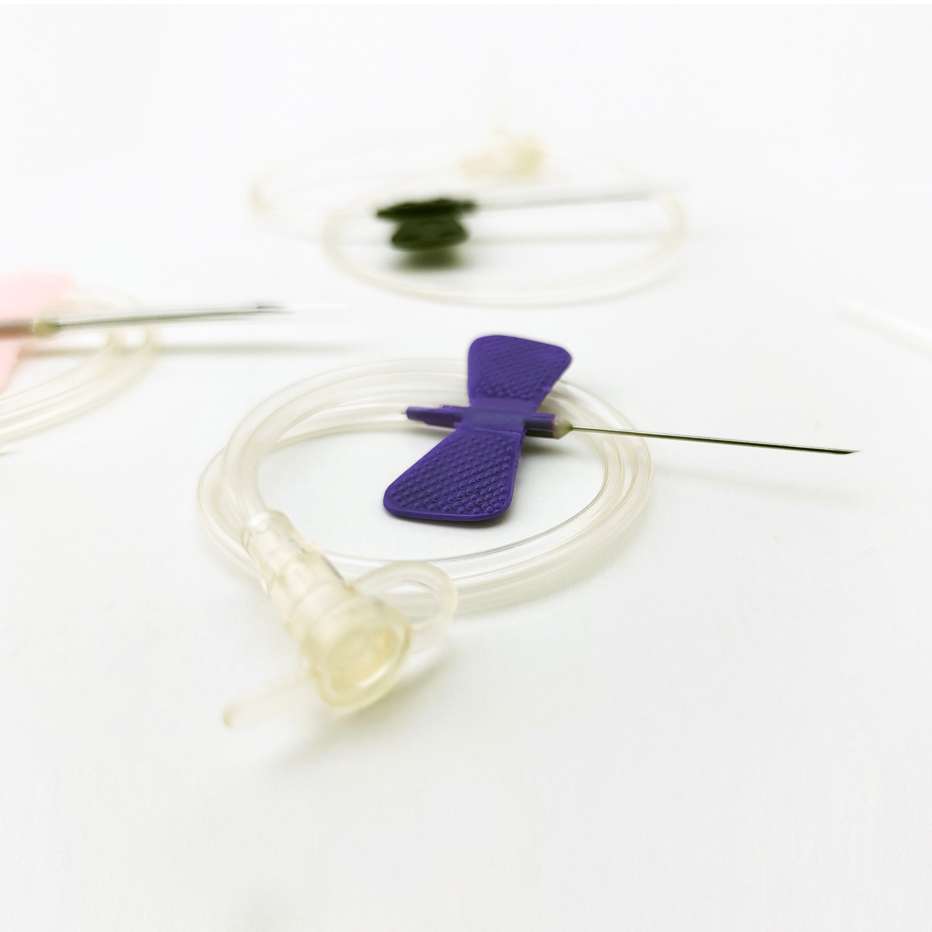 Aiguille de perfusion intraveineuse jetable